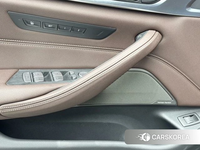BMW 5 series 2021 Черный из Китая, фото 6