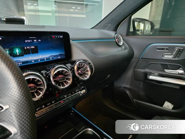 Mercedes-Benz GLA - Class H247 2024 Белый из Кореи, фото 6