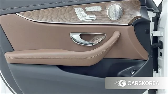 Mercedes-Benz E-Class W213 2023 Белый из Кореи, фото 6