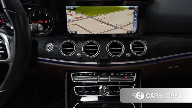 Mercedes-Benz E-Class W213 2018 Синий из Кореи, фото 6