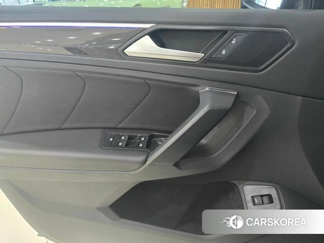 Volkswagen Tiguan second Generation 2023 Серый из Кореи, фото 6