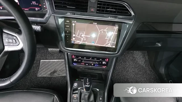 Volkswagen Tiguan second Generation 2023 Белый из Кореи, фото 6