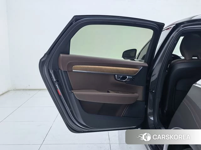 Volvo S90 2022 Темно-серый из Китая, фото 6