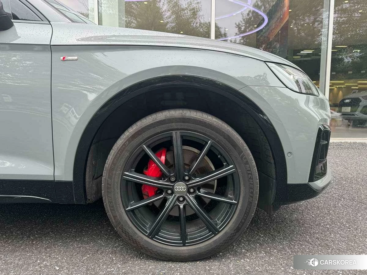 Audi Q5L 2020 Серебристо-серый из Китая, фото 5