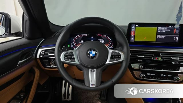 BMW 5 Series (G30) 2023 Белый из Кореи, фото 6