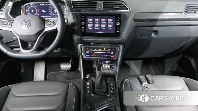 Volkswagen Tiguan second Generation 2022 Белый из Кореи, фото 6