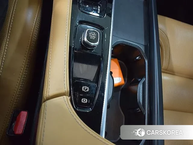 Volvo XC90 second Generation 2022 Черный из Кореи, фото 6