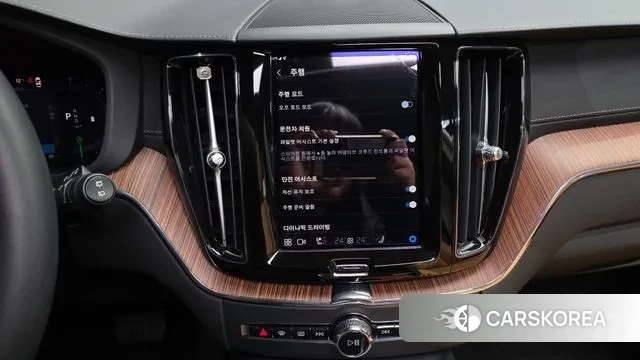 Volvo XC60 second Generation 2024 Белый из Кореи, фото 6