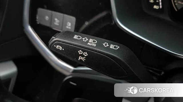 Audi Q3 (F3) 2023 Серый из Кореи, фото 6