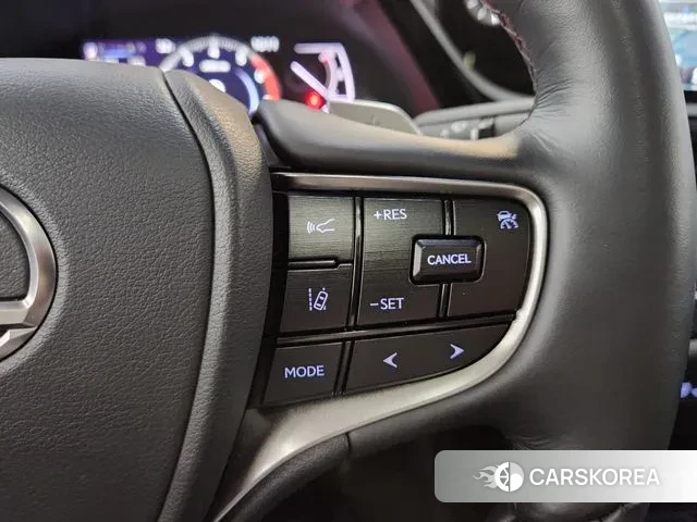Lexus ES300h 7th generation 2024 Белый из Кореи, фото 6