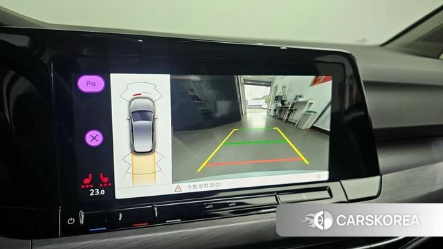 Volkswagen Golf 8th Generation 2023 Белый из Кореи, фото 6