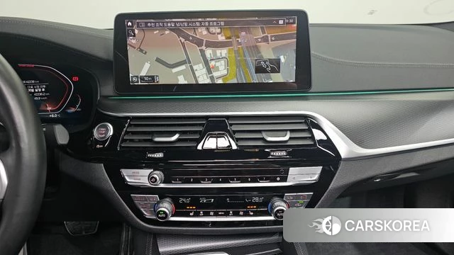 BMW 5 Series (G30) 2022 Белый из Кореи, фото 6