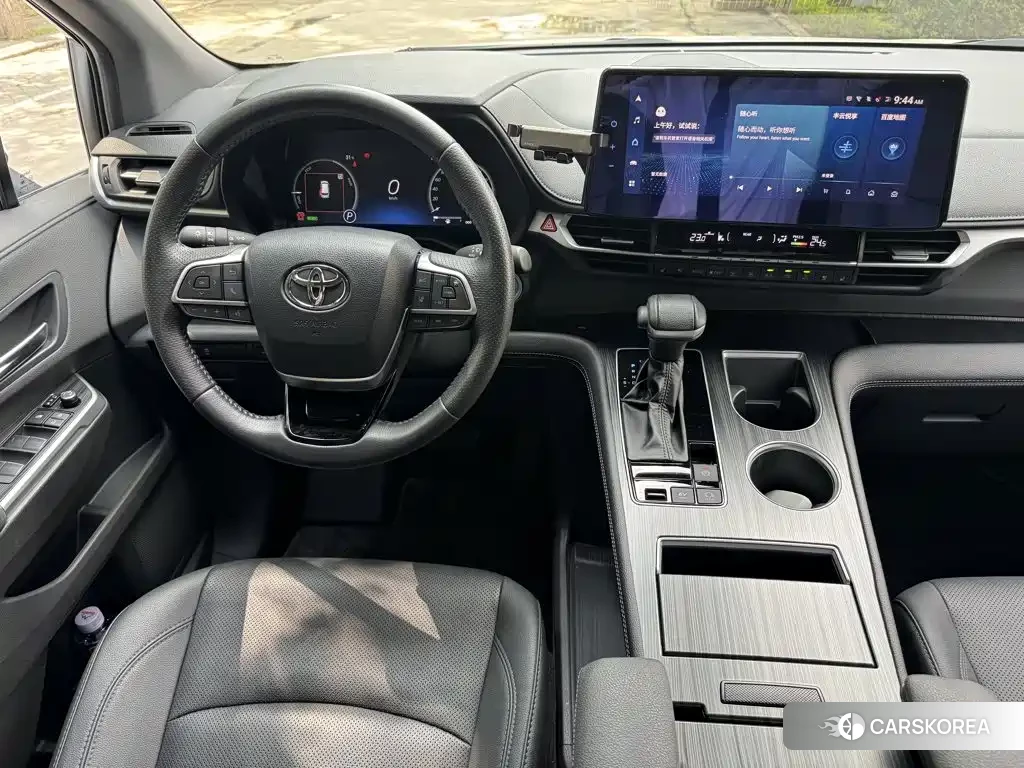 Toyota Sienna 2023 Белый из Китая, фото 6