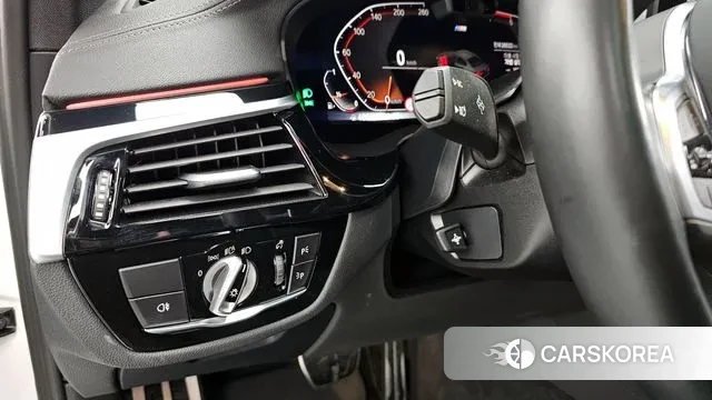 BMW 5 Series (G30) 2022 Белый из Кореи, фото 6