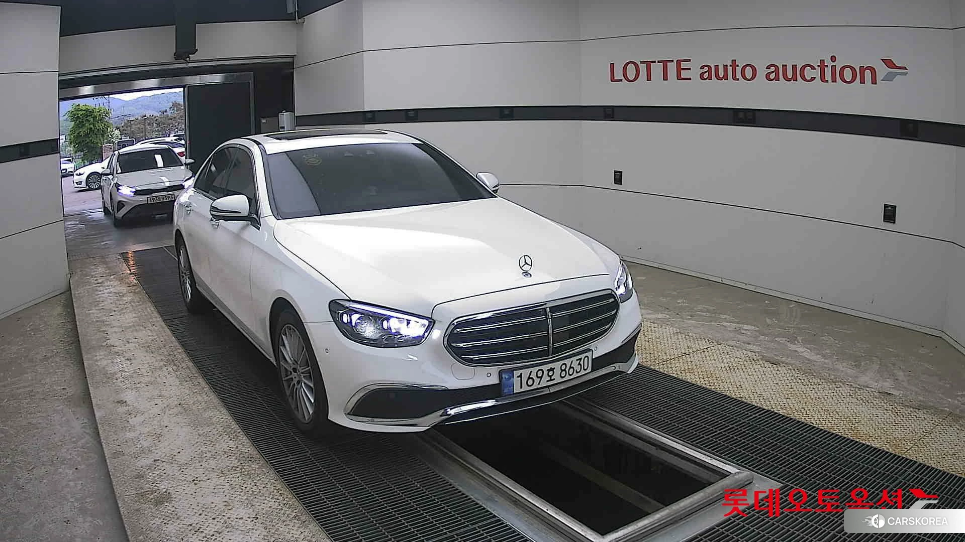 Mercedes-Benz Mercedes-Benz E250 2022 Белый из Кореи, фото 6