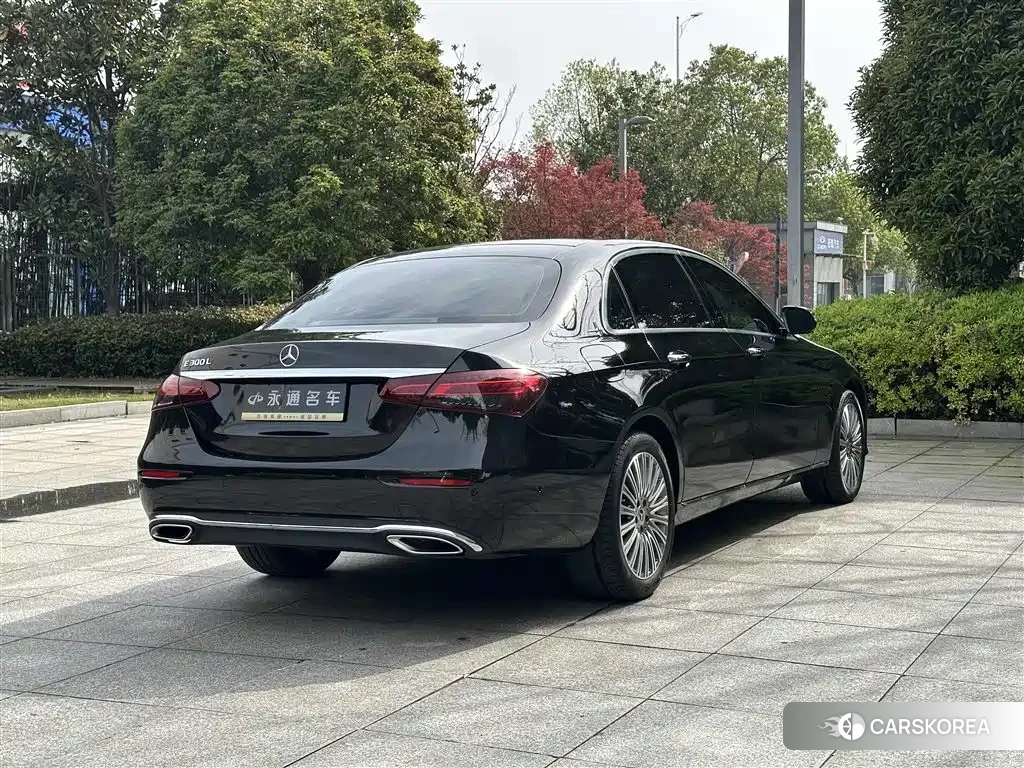 Mercedes-Benz E-Class 2023 Черный из Китая, фото 6