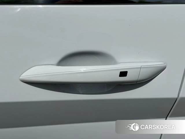 Hyundai Elantra 2023 Белый из Китая, фото 6