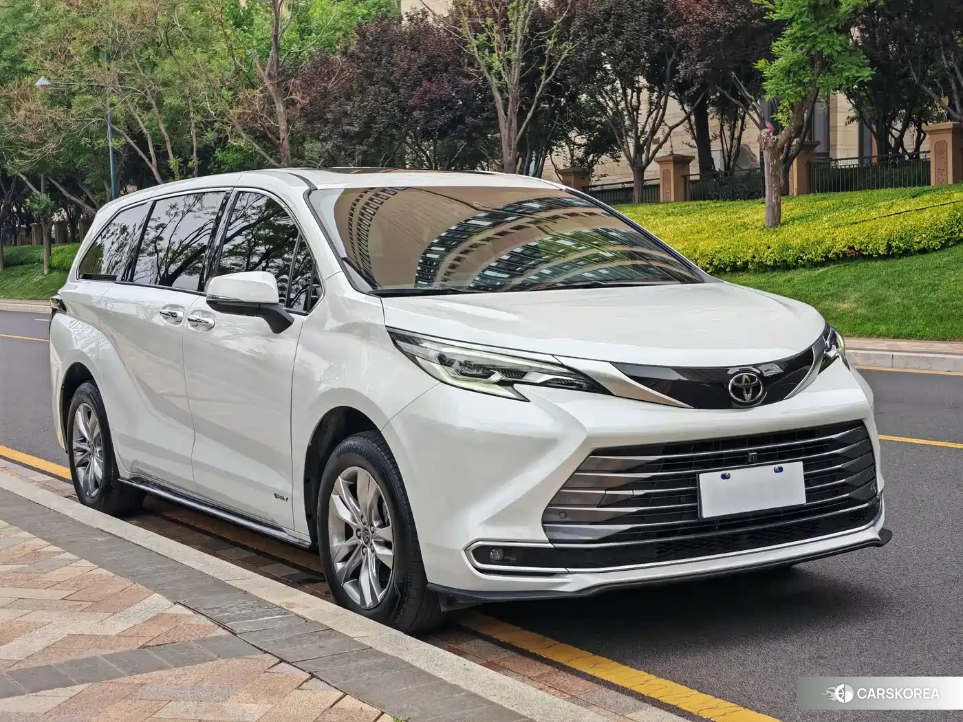 Toyota Sienna 2024 Белый из Китая, фото 6