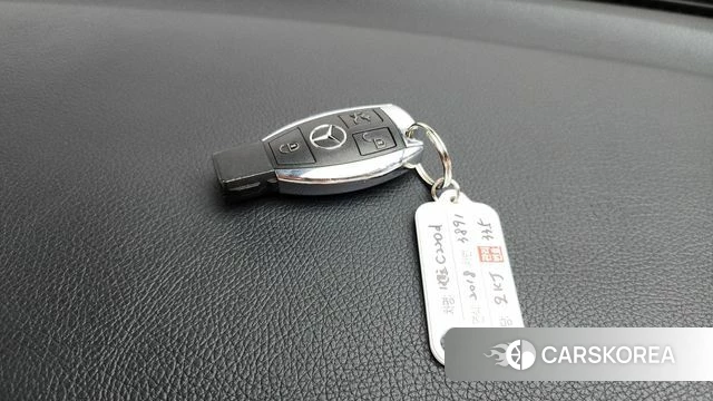 Mercedes-Benz C-Class W205 2018 Серебряный из Кореи, фото 6