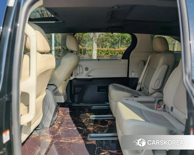 Toyota Grevia 2023 Черный из Китая, фото 6