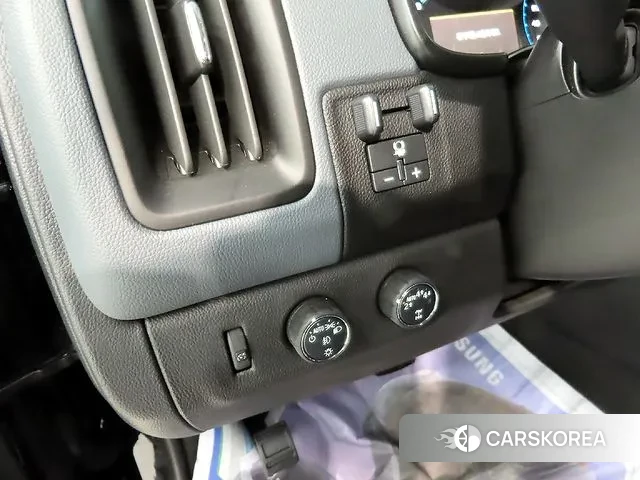 Chevrolet (GM Daewoo) Real New Colorado 2022 Черный из Кореи, фото 6