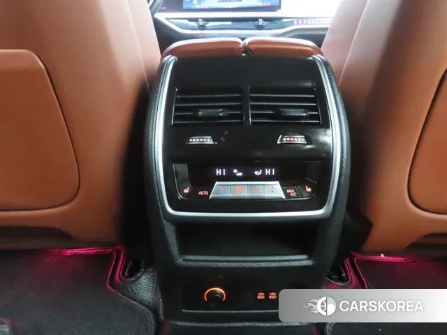 BMW X7 (G07) 2024 Белый из Кореи, фото 6