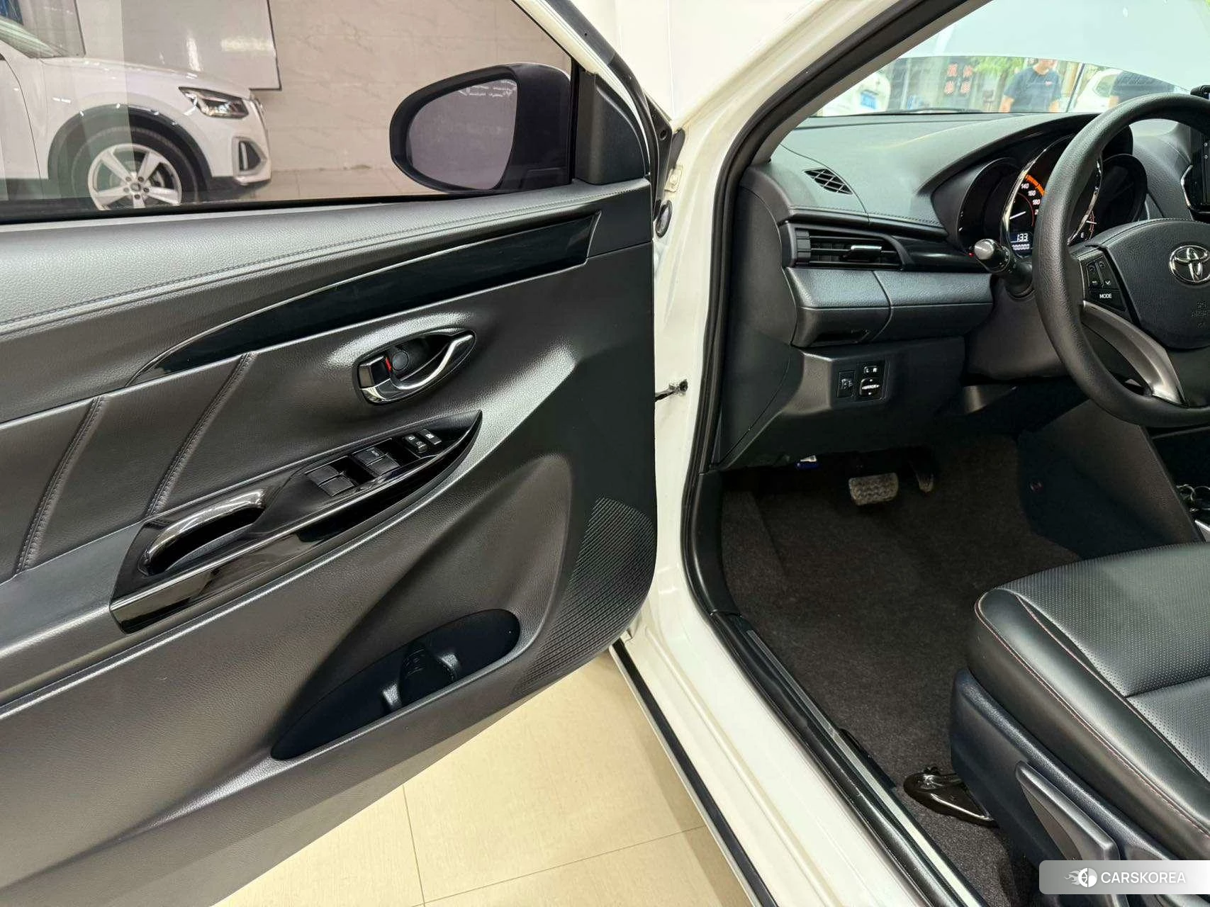 Toyota Yaris L 2021 Белый из Китая, фото 6
