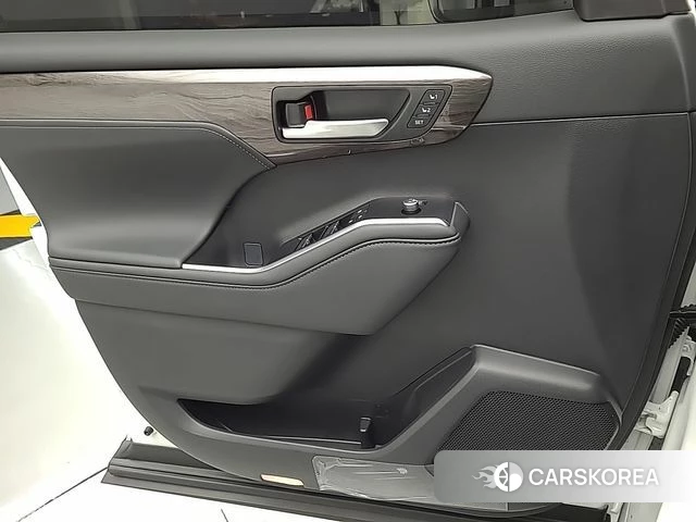 Toyota Highlander 4th Generation 2025 Белый из Кореи, фото 6