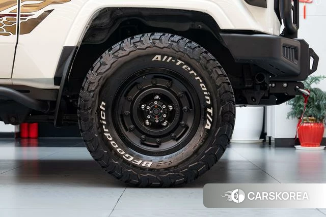Toyota Land Cruiser 70 Series 2024 Белый из Китая, фото 6