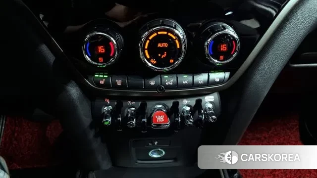 Mini Cooper Countryman 2021 Черный из Кореи, фото 6