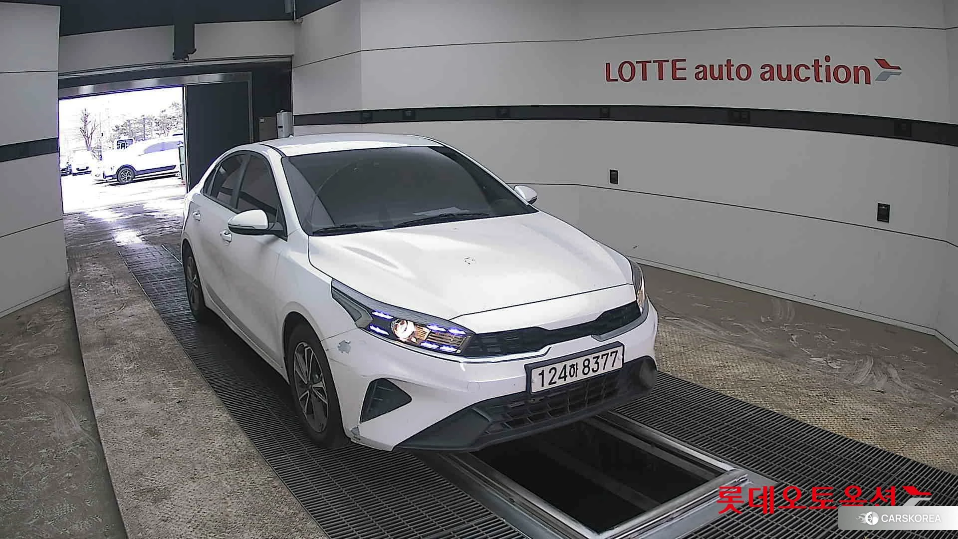 Kia K3 2022 Snow White Pearl из Кореи, фото 6