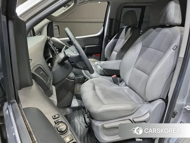 Hyundai The New Grand Starex 2018 Серебристо-серый из Кореи, фото 6