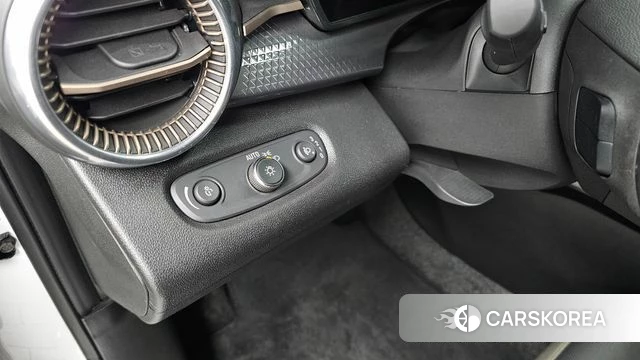 Chevrolet (GM Daewoo) Trax Crossover 2023 Белый из Кореи, фото 6