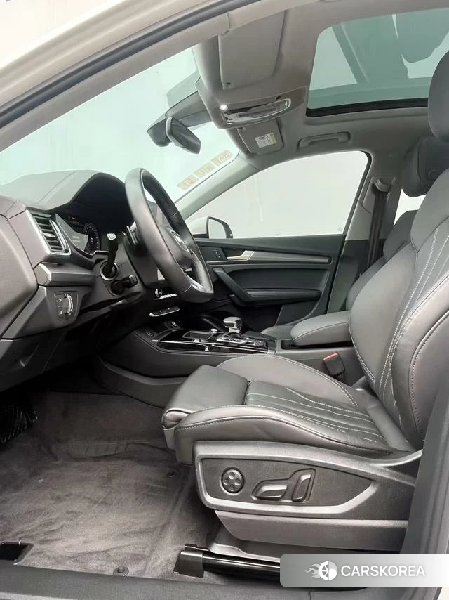 Audi Q5L 2023 Белый из Китая, фото 6