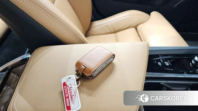 Volvo V60 Cross-Country 2nd Generation 2024 Белый из Кореи, фото 5