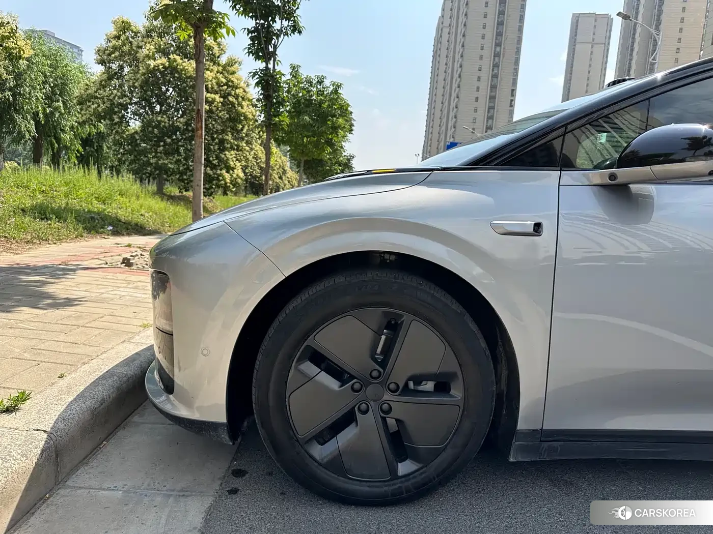 Ideal car Ideal i6 2026 Silver/gray из Китая, фото 6