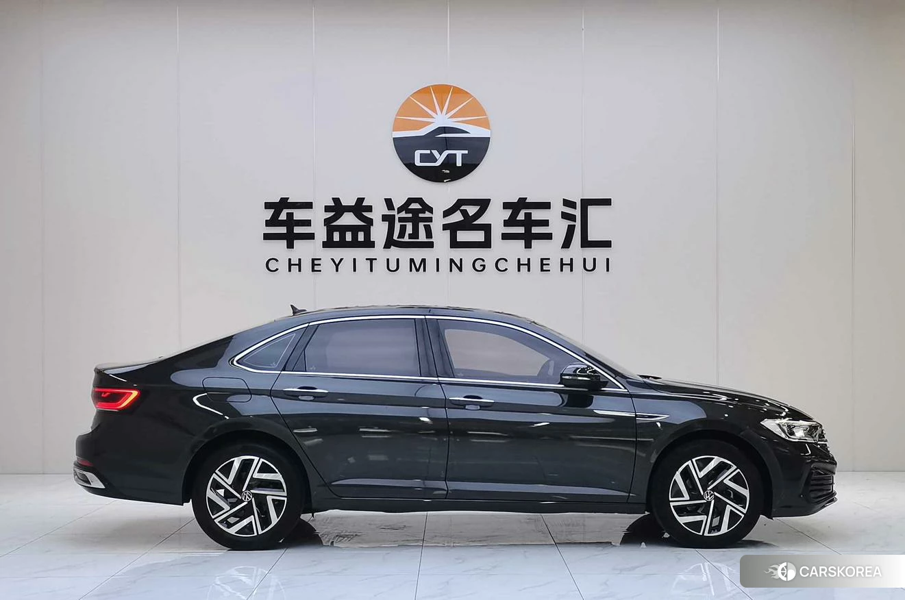 Volkswagen Sagitar 2022 Темно-серый из Китая, фото 6