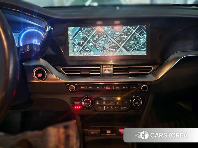 Kia Niro Plus 2022 Белый из Кореи, фото 6