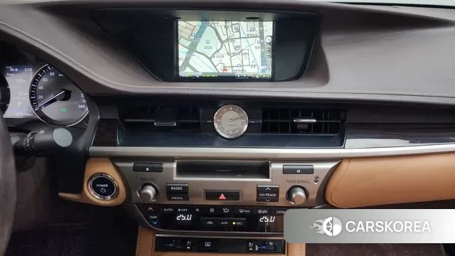 Lexus New ES300h 2018 Белый из Кореи, фото 6