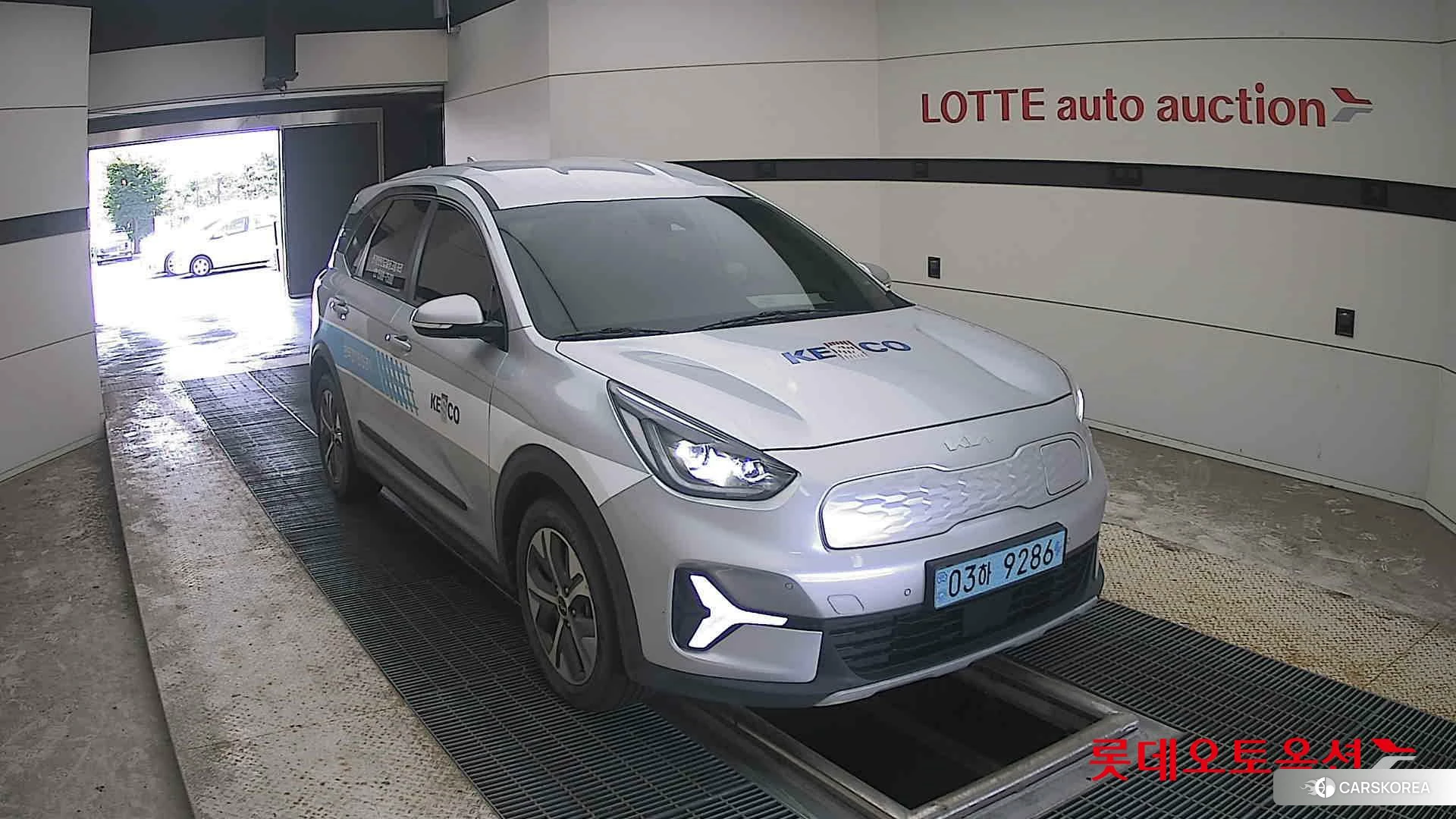 Kia Niro Plus 2023 Sparkling Silver из Кореи, фото 6