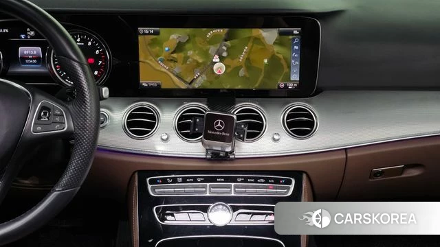 Mercedes-Benz E-Class W213 2018 Белый из Кореи, фото 6