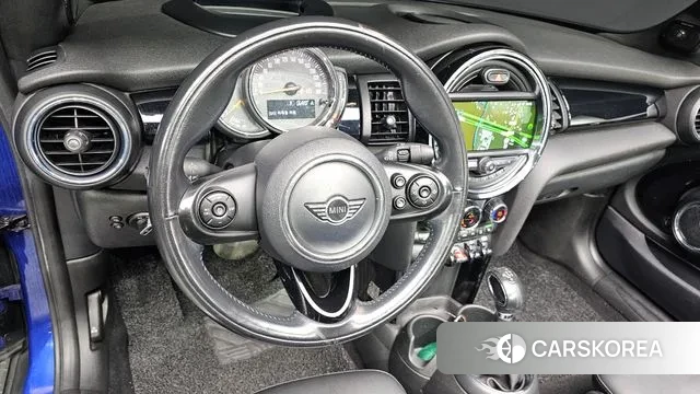 Mini Cooper Convertible 2018 Синий из Кореи, фото 6