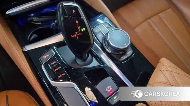 BMW 5 Series (G30) 2018 Белый из Кореи, фото 6