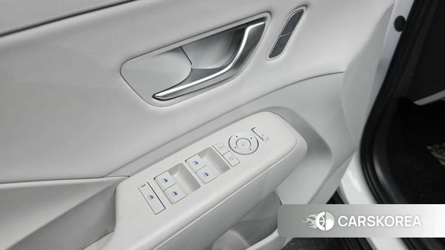 Hyundai Kona (SX2) 2024 Белый из Кореи, фото 6