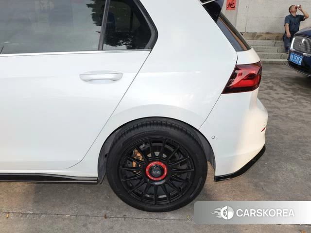 Volkswagen Golf 2023 Белый из Китая, фото 6