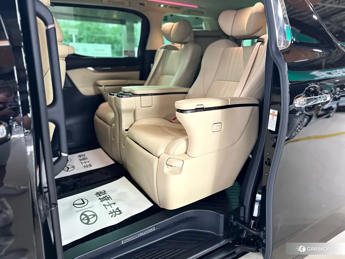 Toyota Vellfire 2022 Черный из Китая, фото 6