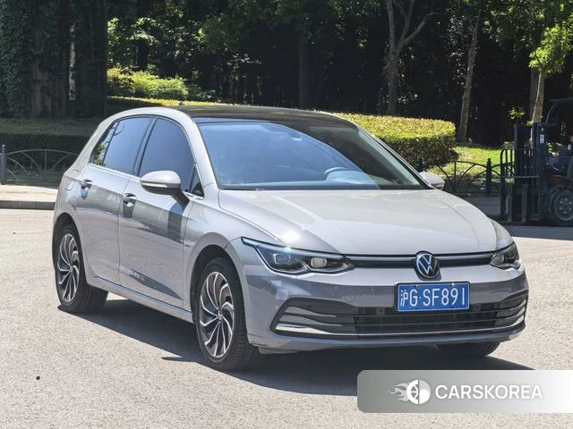 Volkswagen Golf 2023 Серебристо-серый из Китая, фото 6