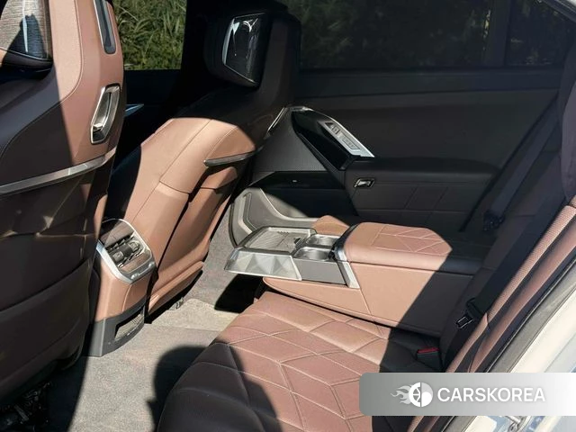 BMW 7 Series (G70) 2022 Белый из Кореи, фото 6