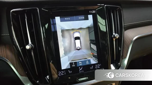 Volvo V60 Cross-Country 2nd Generation 2021 Белый из Кореи, фото 6