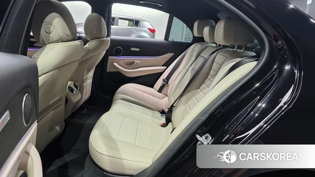Mercedes-Benz E-Class W213 2023 Черный из Кореи, фото 6
